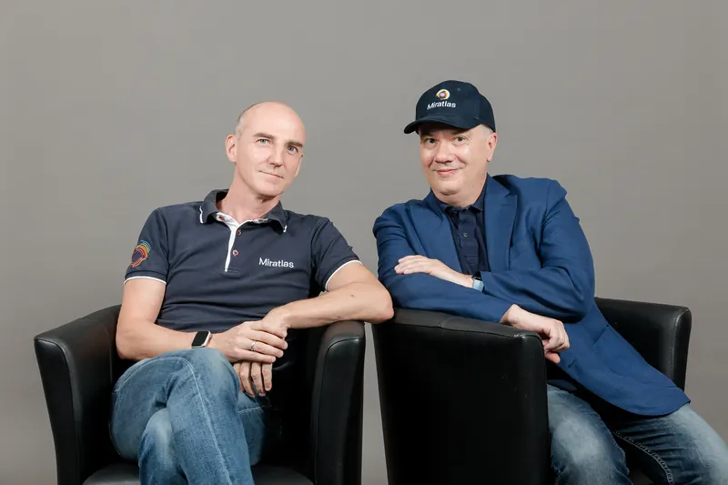 Jean-Edouard Communal and Frédéric Jabet, the two founders of Miratlas, seated side by side.